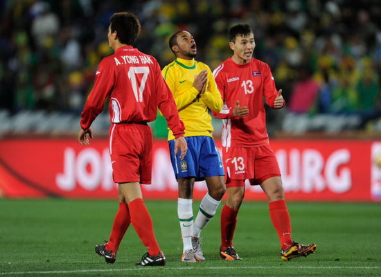 开云官网-小组赛胜利后，马赛球迷欢欣鼓舞