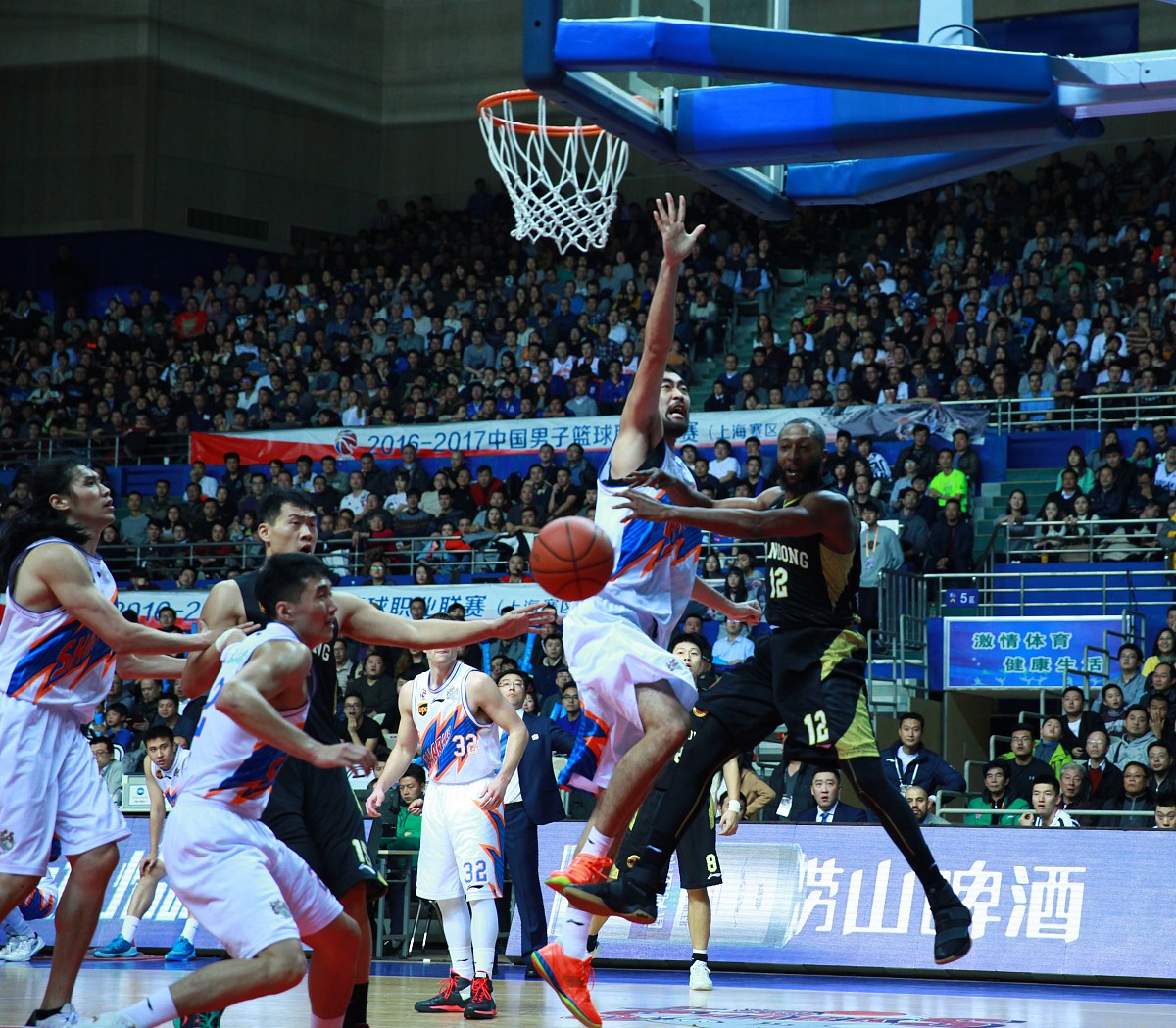 开云体育中国-爵士客场击败尼克斯，豪取决胜