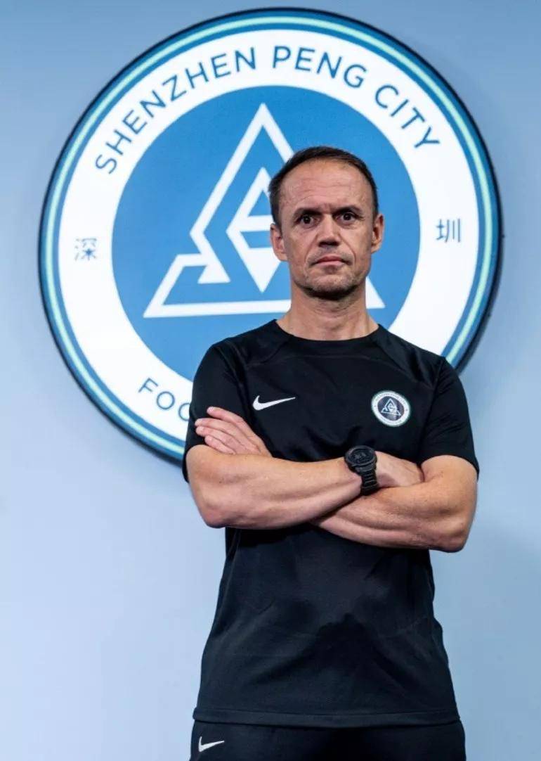 开云官网-尼日利亚国家队主帅执意尝试新战术，球员适应中的简单介绍