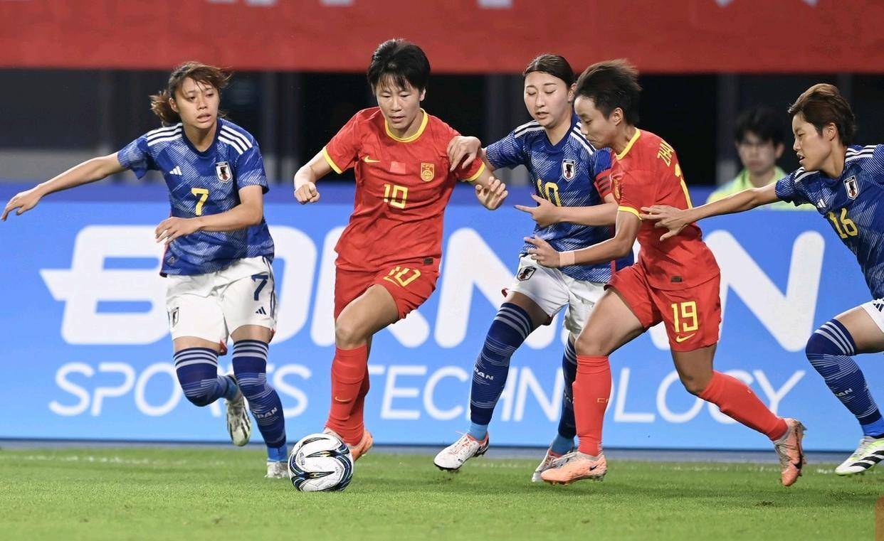 包含中国女足-不敌美国丧失四国赛冠军的词条