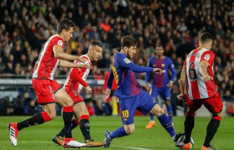 包含塞维利亚在客场战胜对手，取得连胜势头的词条