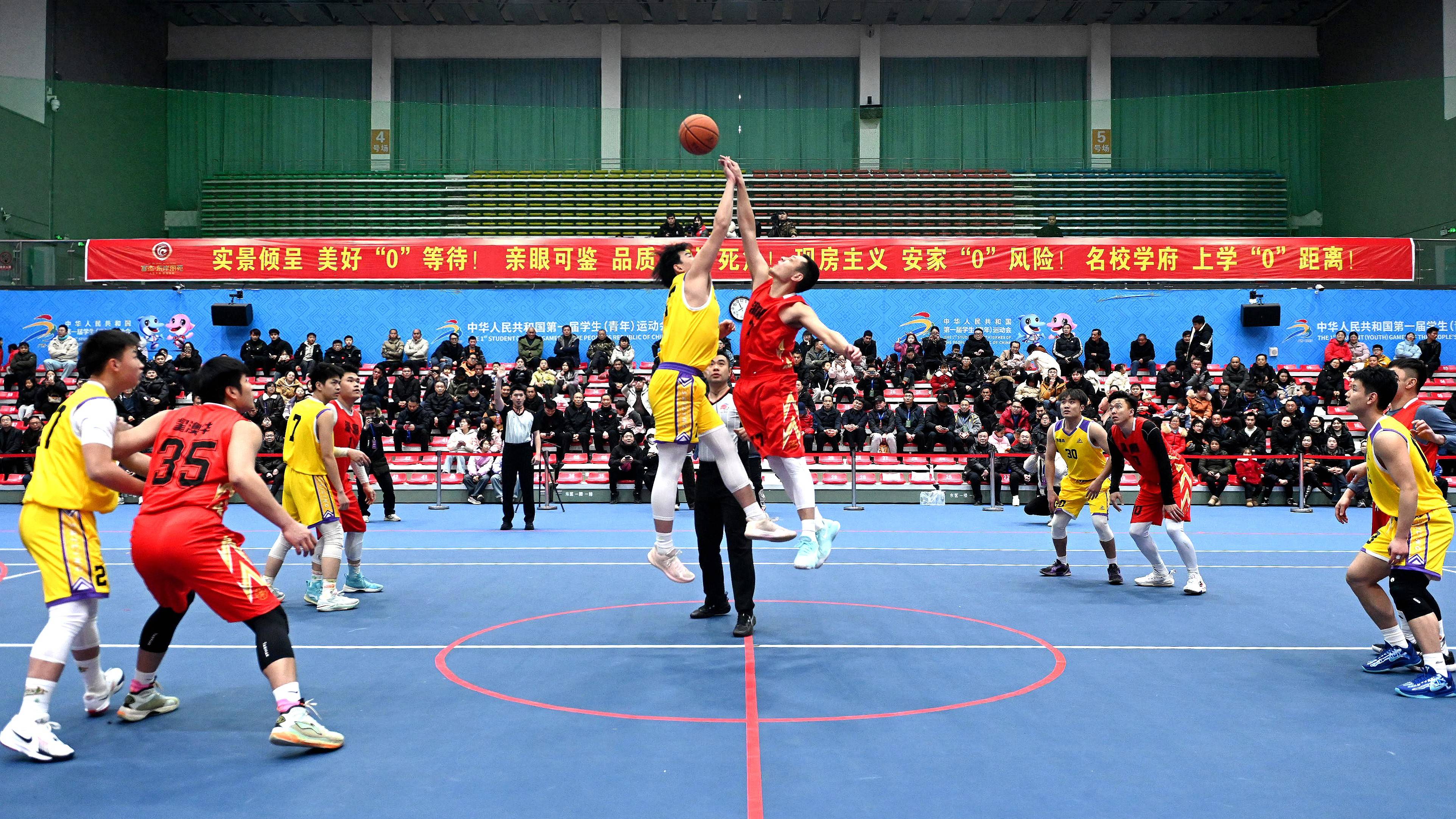 篮球职业联赛扩充参赛队伍，引发球迷热议