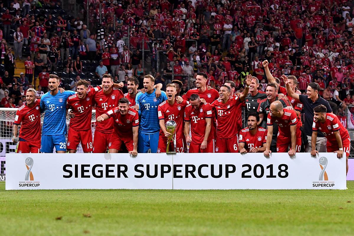 拜仁客场迎战尤文，双方拼尽全力争夺胜利的简单介绍