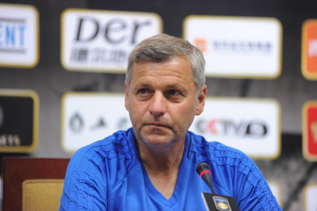 开云体育app-里昂主帅因战绩不佳遭遇质疑