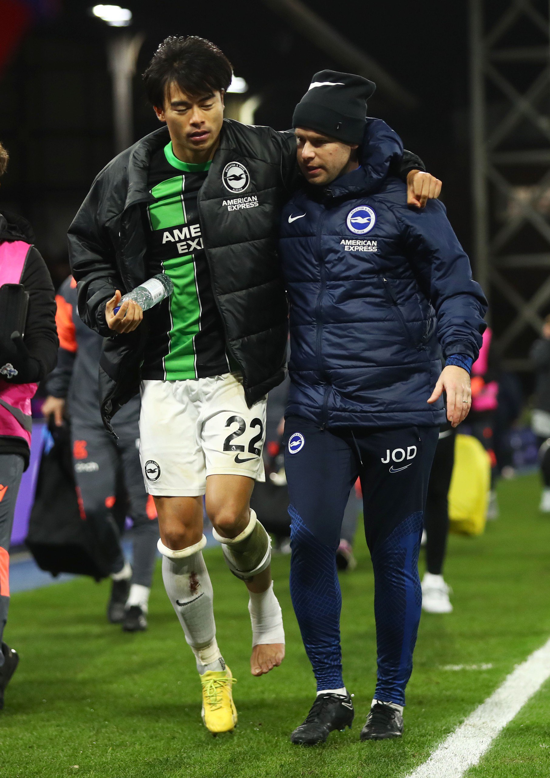 英格兰中场脚踝受伤，恢复进程受影响的简单介绍