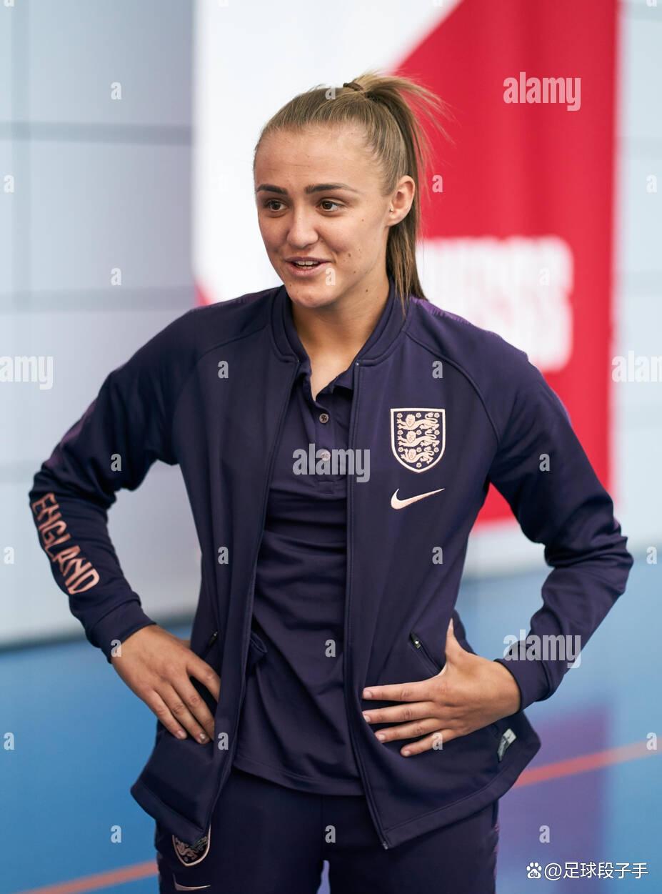 英格兰中场脚踝受伤，恢复进程受影响的简单介绍