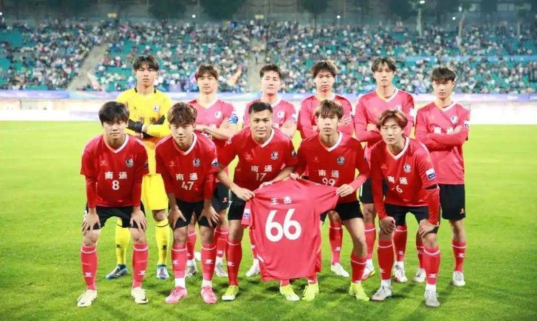 激烈角逐中成功反超，球队实现逆袭的简单介绍