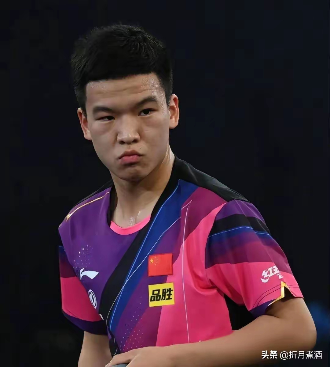 经过激烈角逐，球队胜出晋级