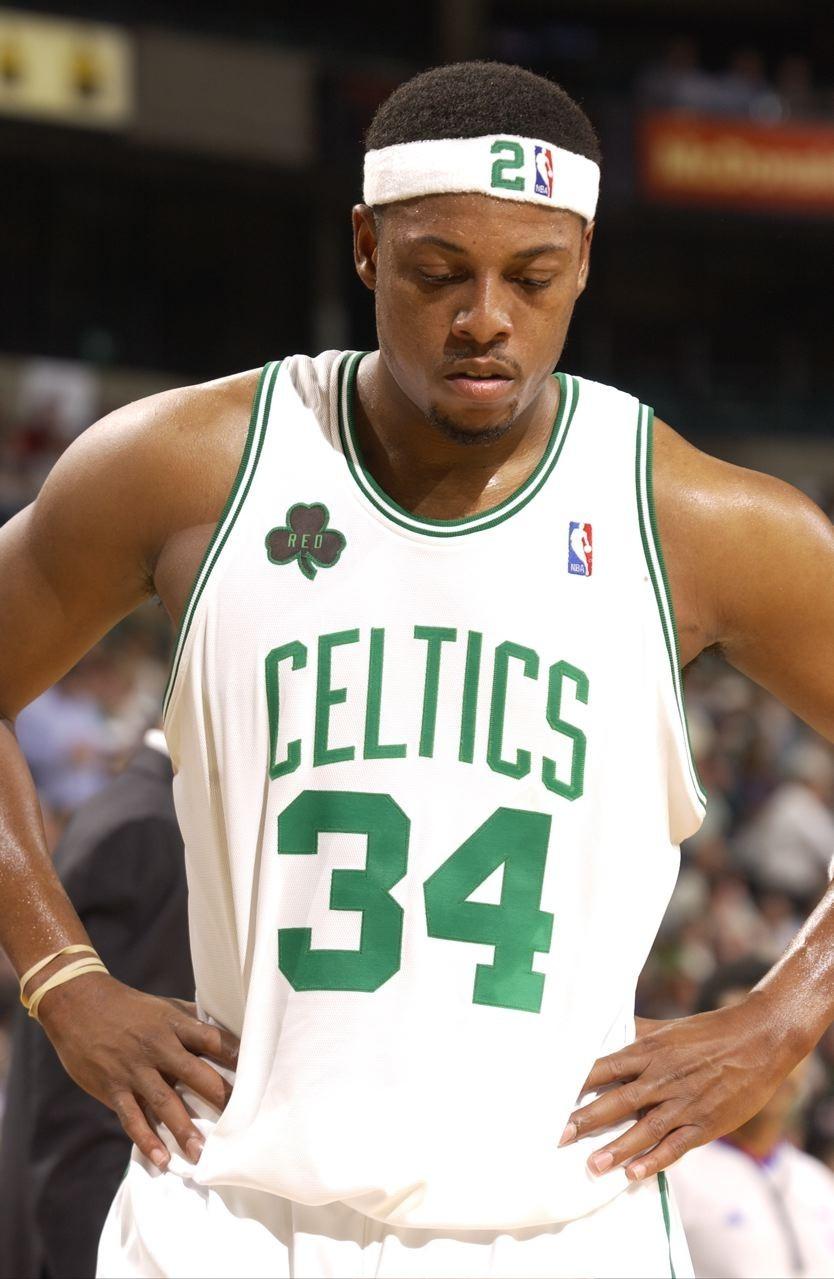 皮尔斯退役，篮网队球迷送别英雄