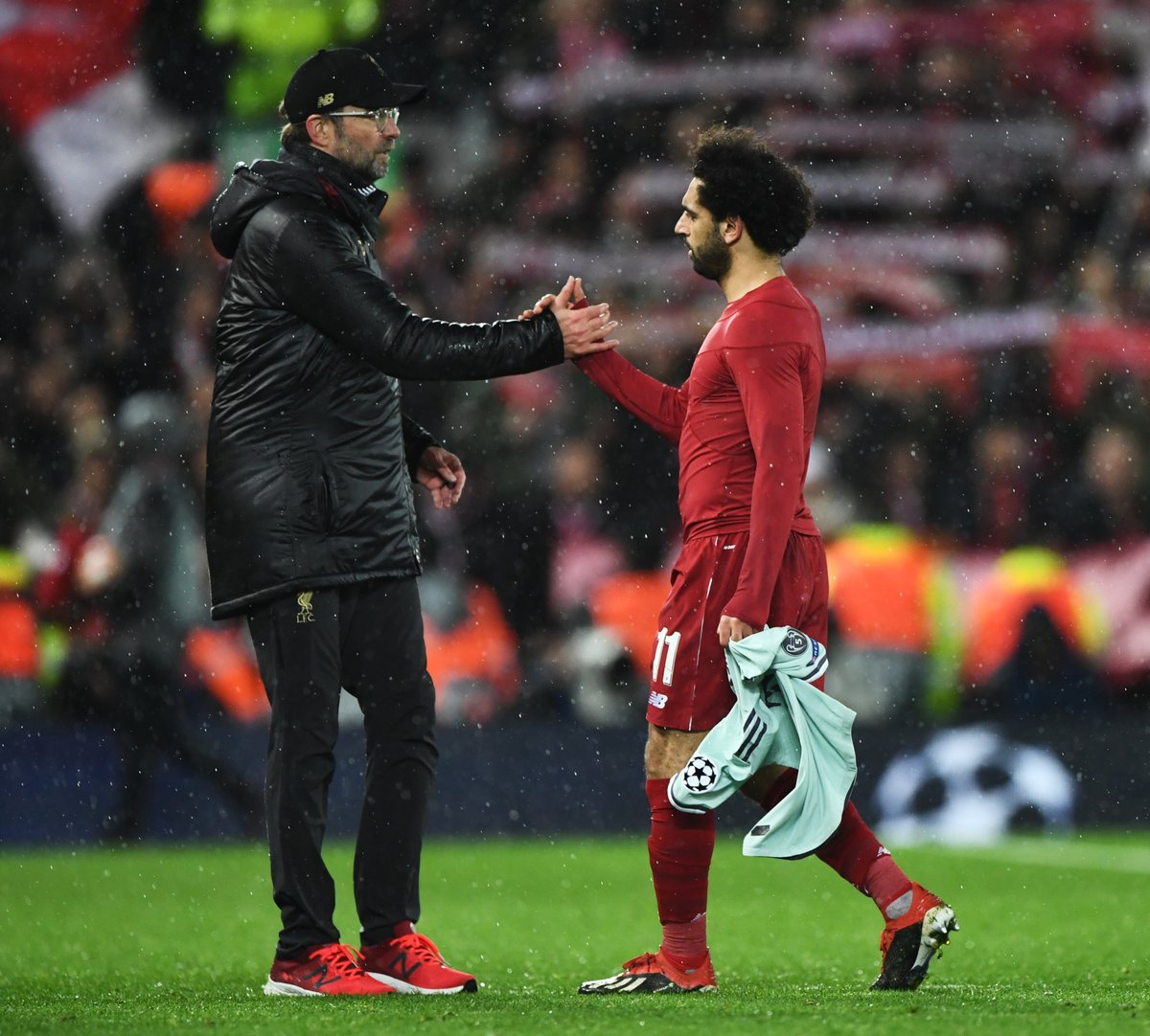 遭逢争议球判，安联转难倒利物浦