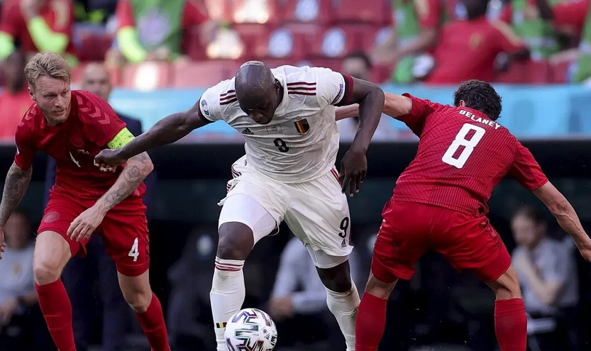 比利时迎战丹麦，争夺晋级资格