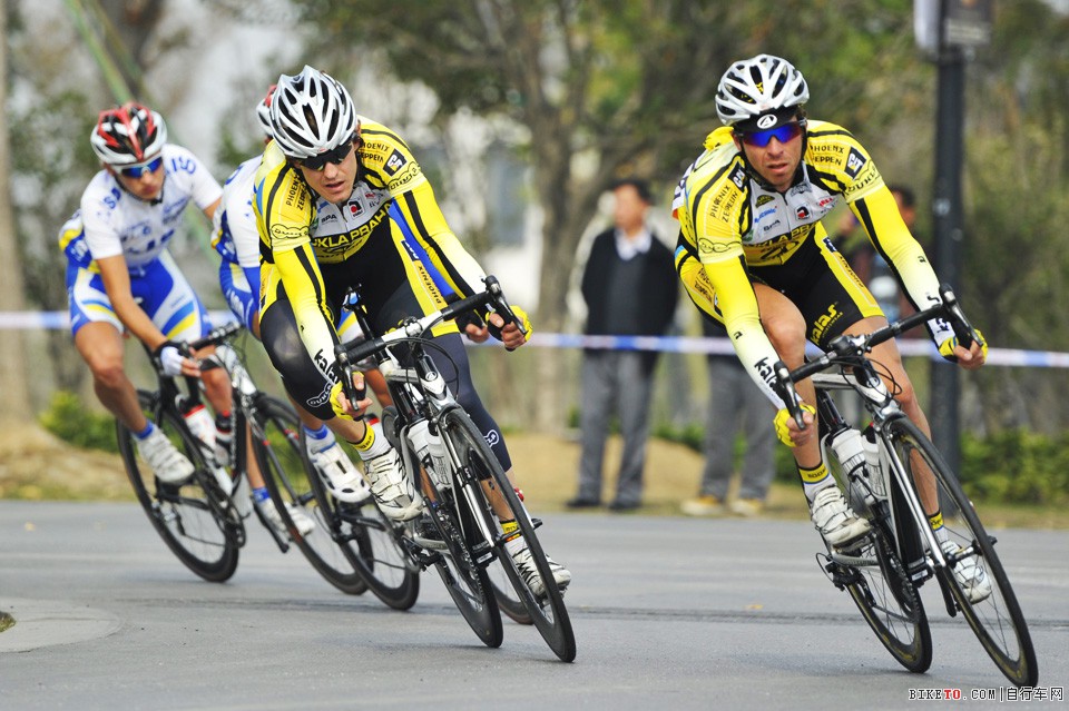 捷克运动员获得好荣誉赢得掌声的简单介绍