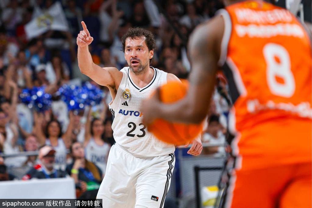 瓦伦西亚：维埃拉愿继续为球队效力，坚定信念