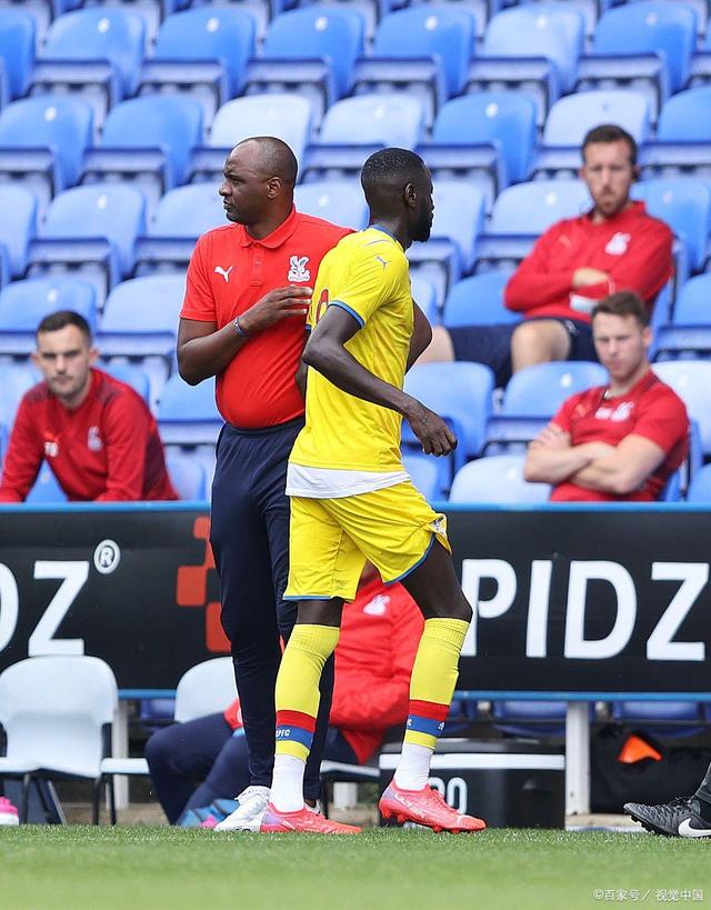 包含水晶宫遭遇主场失利，不敌西汉姆联的词条