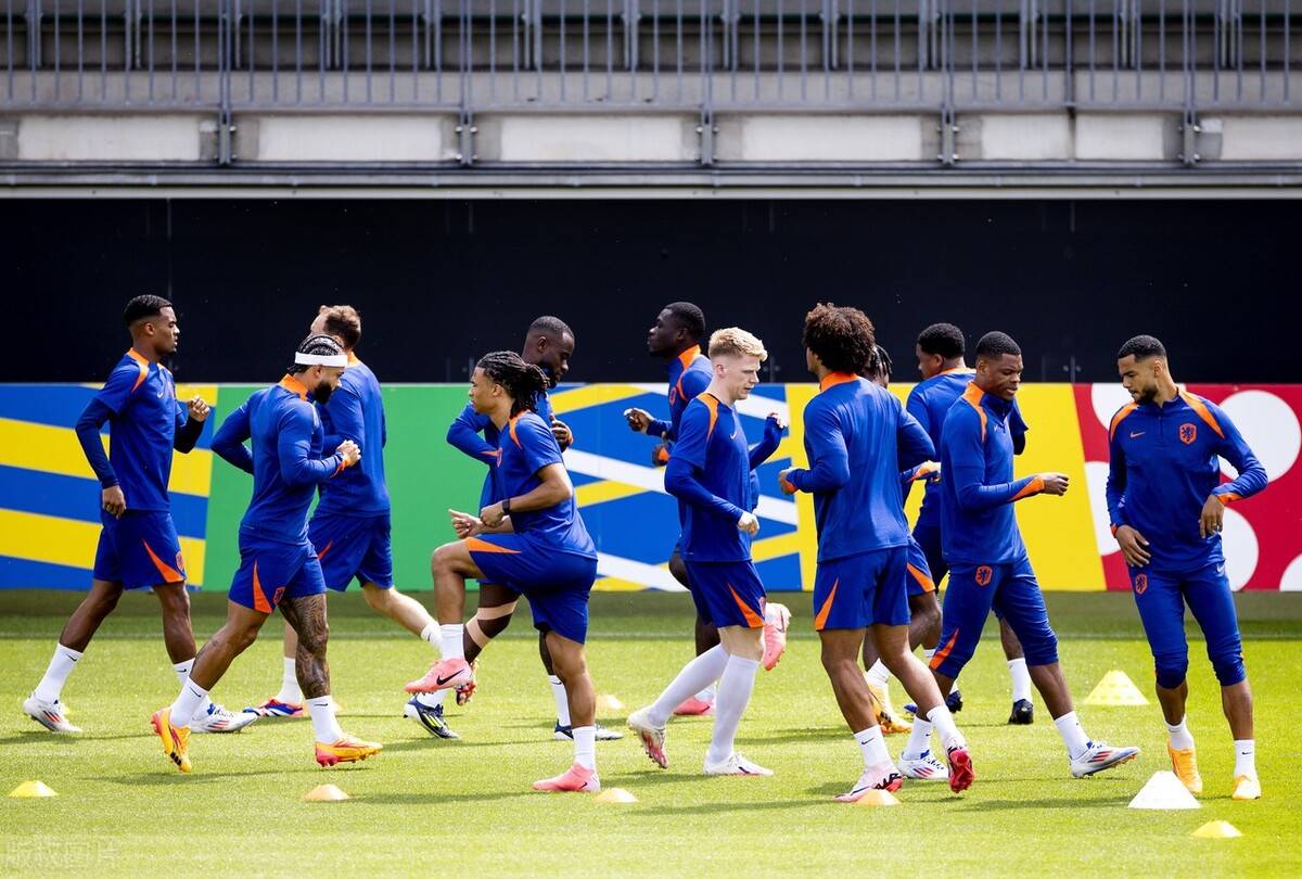 联赛比拼尽显悬念，强弱对比成为焦点