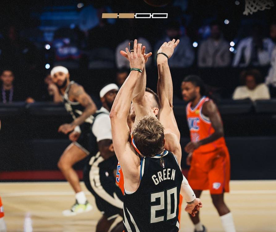 雄鹿全队发挥均衡，稳固西部领先地位