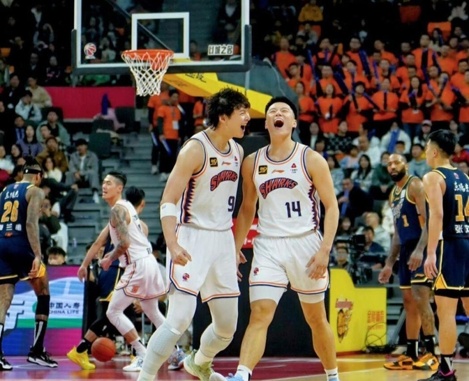 上海男篮险胜四川队，豪取胜利