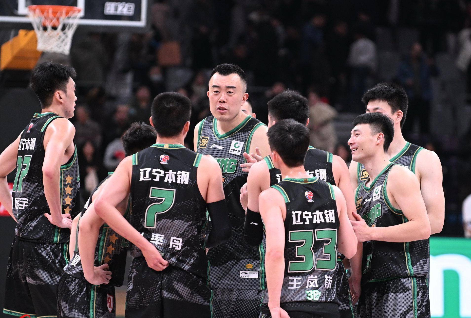 辽宁男篮积极进攻，实现三连胜