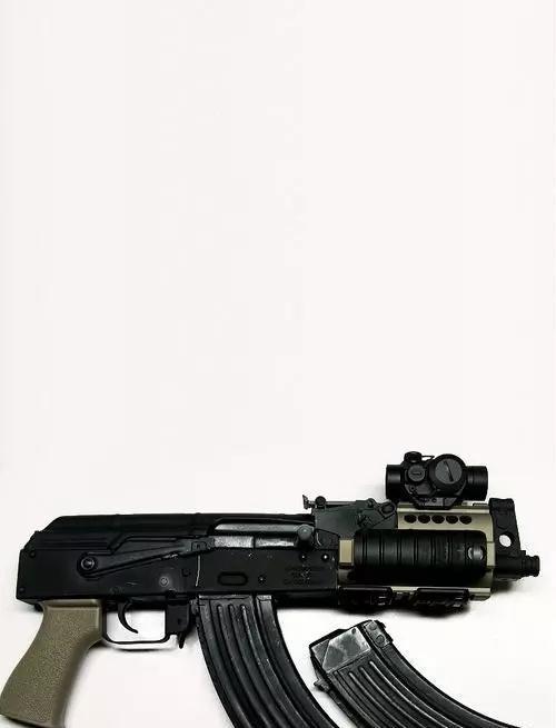 紧急变阵：球队战术调整，新布局带来新希望吗