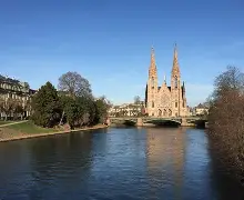 包含斯特拉斯堡连续不胜，暂时难以停滞困境的词条