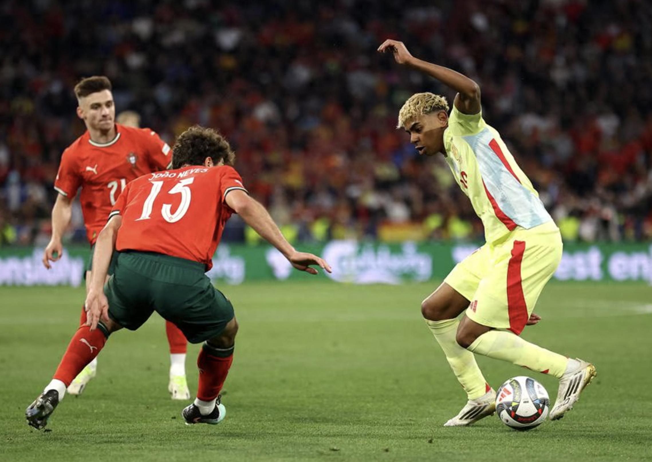 开云体育在线-欧国联淘汰赛紧张进行，球迷心情跌宕起伏的简单介绍