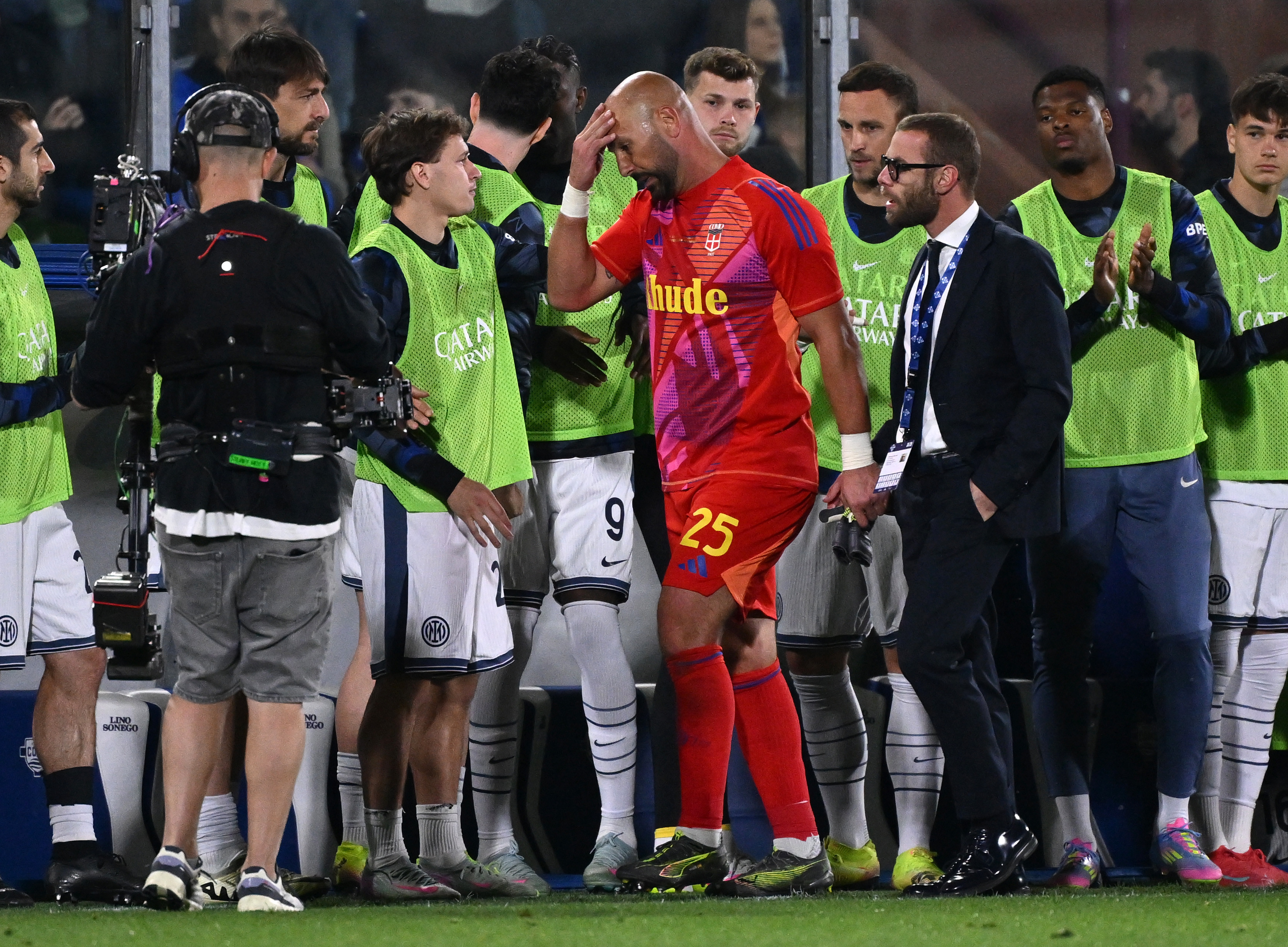 世界杯决赛在即，球员们紧张备战决赛的简单介绍