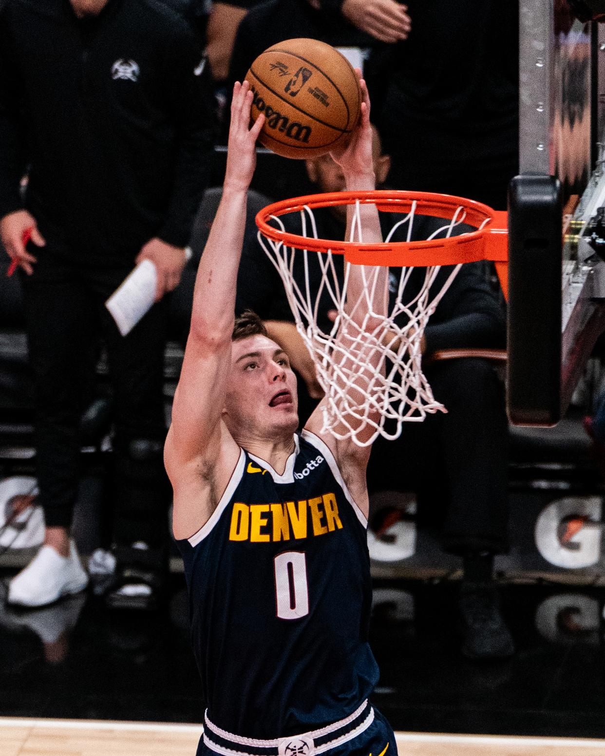 火箭主场大胜掘金保持不败