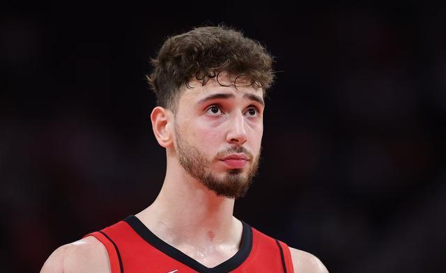 火箭轻取爵士，哈