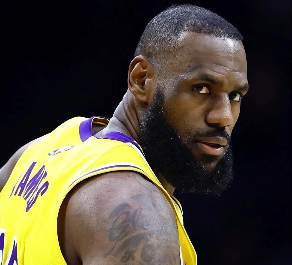 开云体育平台APP-詹姆斯创造历史，成为联盟最年轻砍下36000分的球员