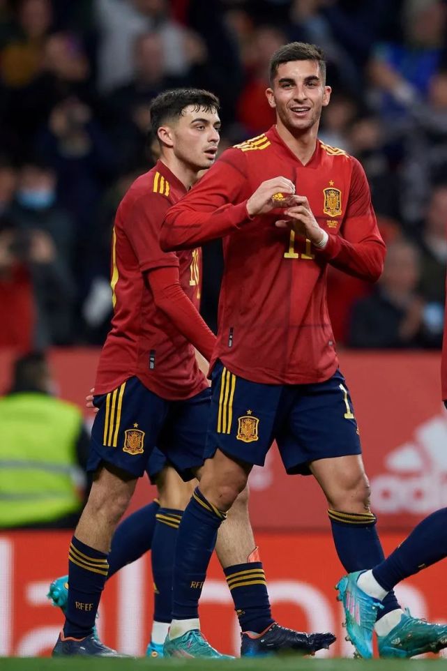 丹麦横扫西班牙，佩德里刷新纪录