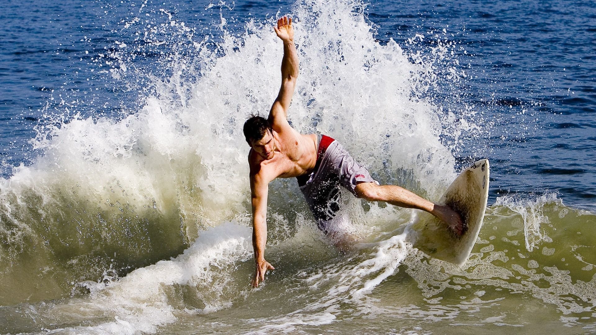 开云体育官网-冰火淬炼，当拉梅洛手握雷神之锤，猛龙撕裂浙江铁幕