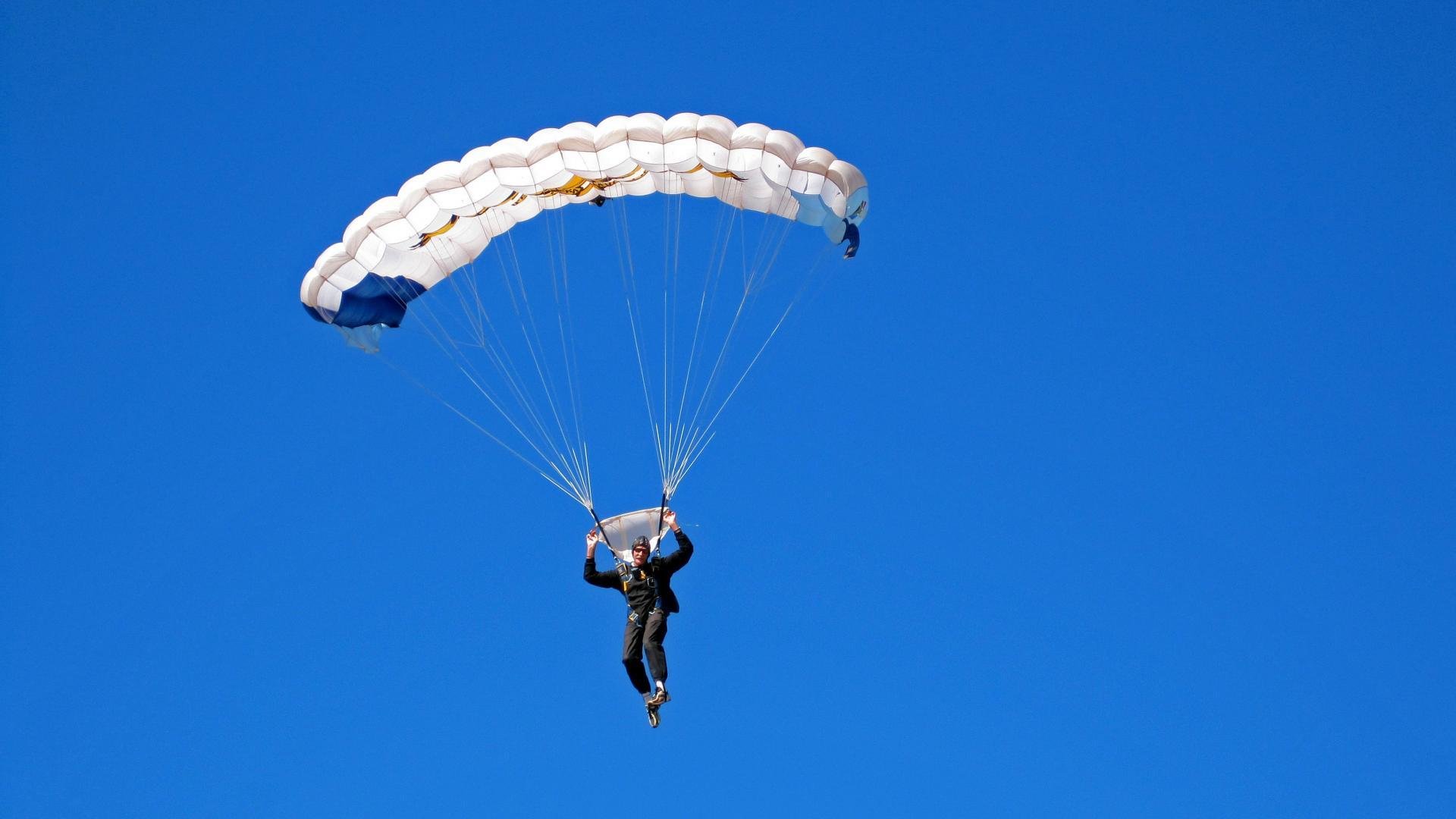 跨界烽烟起，广东华南虎鏖战俄城雷霆，字母哥50+20刷新双联盟纪录