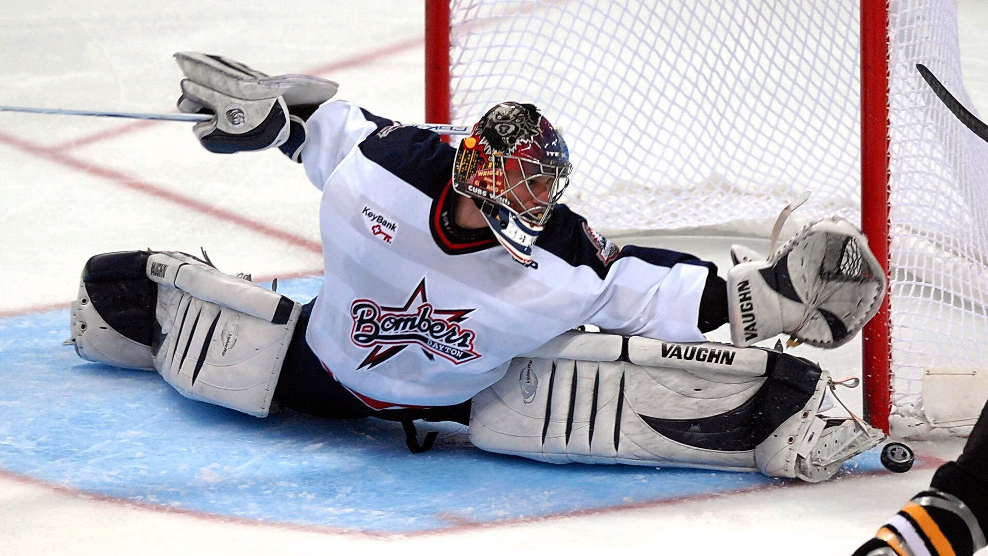 冰与火的对决，法拉利横扫梅赛德斯，佩雷兹点燃赛场