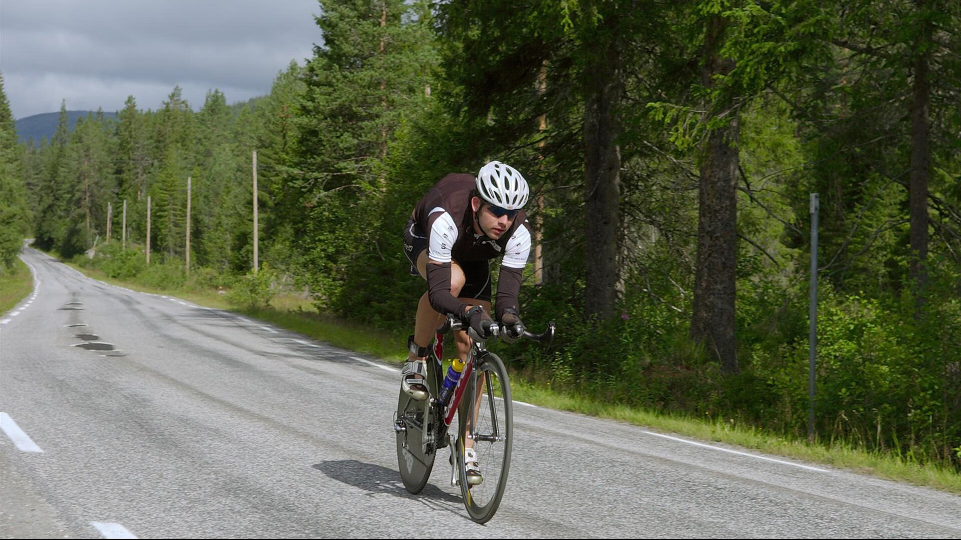 冰与火之间，兹维列夫的双面征途，从法网鏖战到点燃ATP总决赛